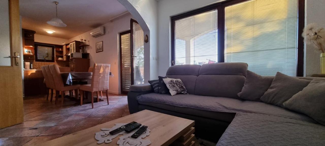 Luka Apartament *