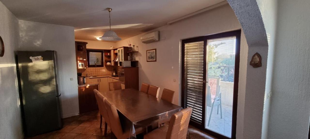 Apartament Luka *